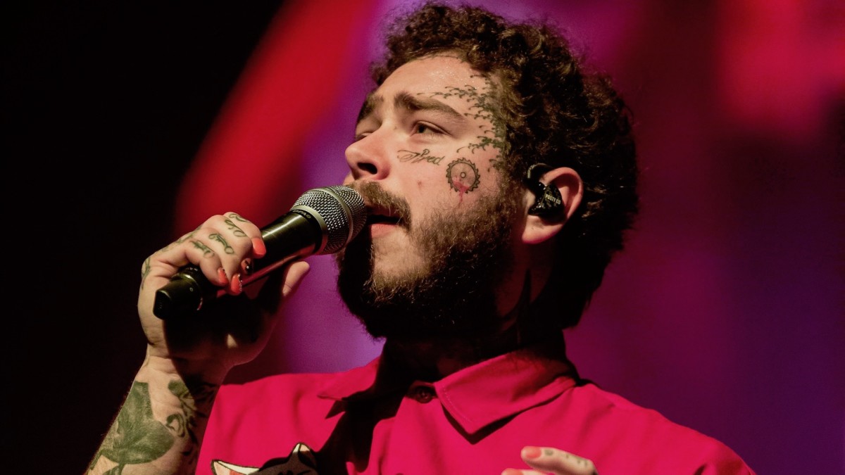 Post Malone Tells Joe Rogan He’s Had Multiple UFO Sightings – FRESHEST FM